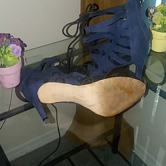 High heels - Picture 3 of 4